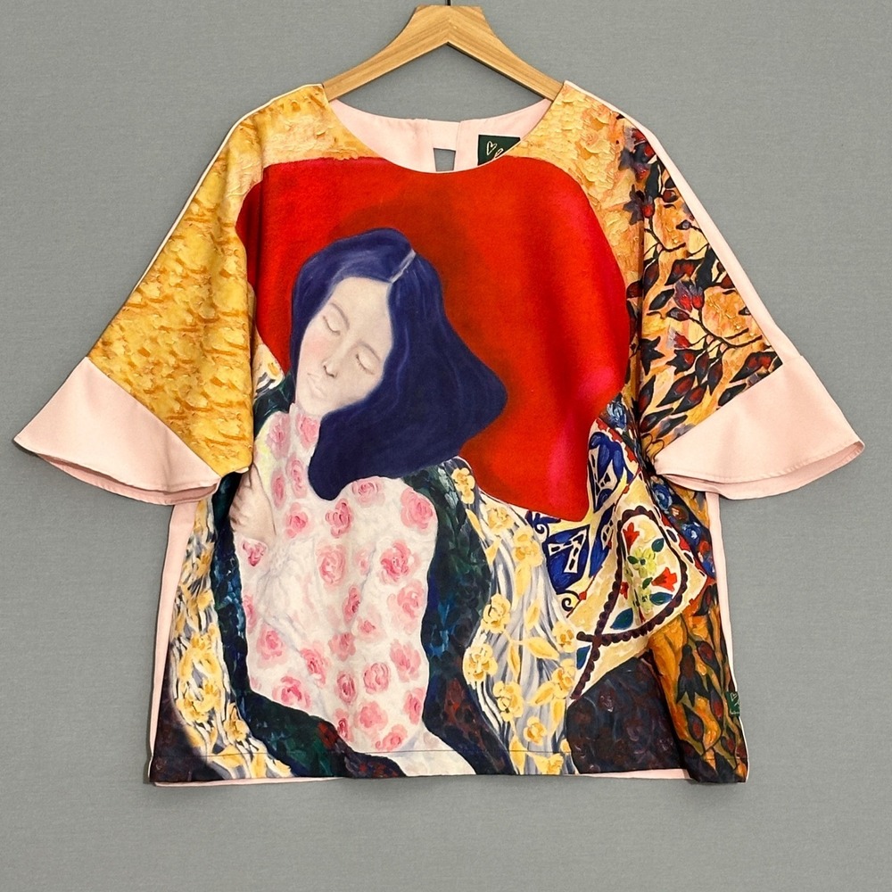 LM Kamiseta Womens Top XL Pink Art Graphic Portrait Print Flutter Artsy Eclectic